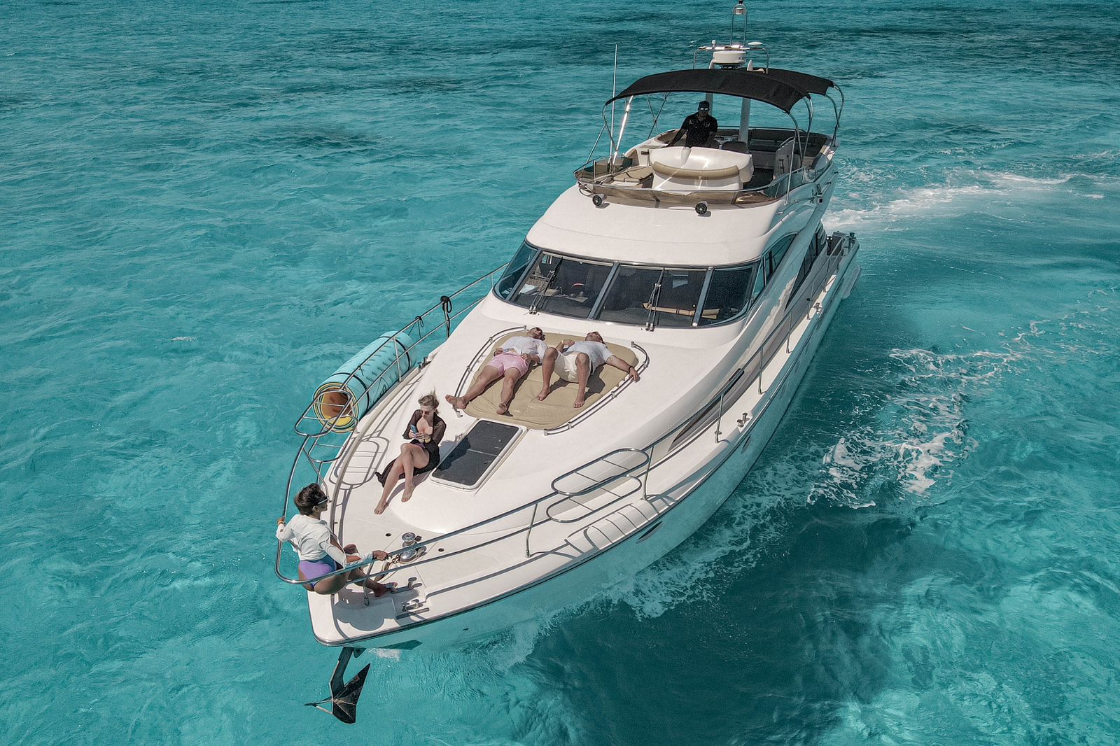 Belleza Fairline, Yate en Renta en Cancún